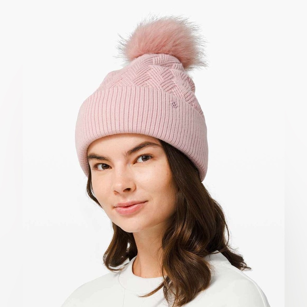 Lululemon sherpa weave pom beanie+sherpa weave mitten set